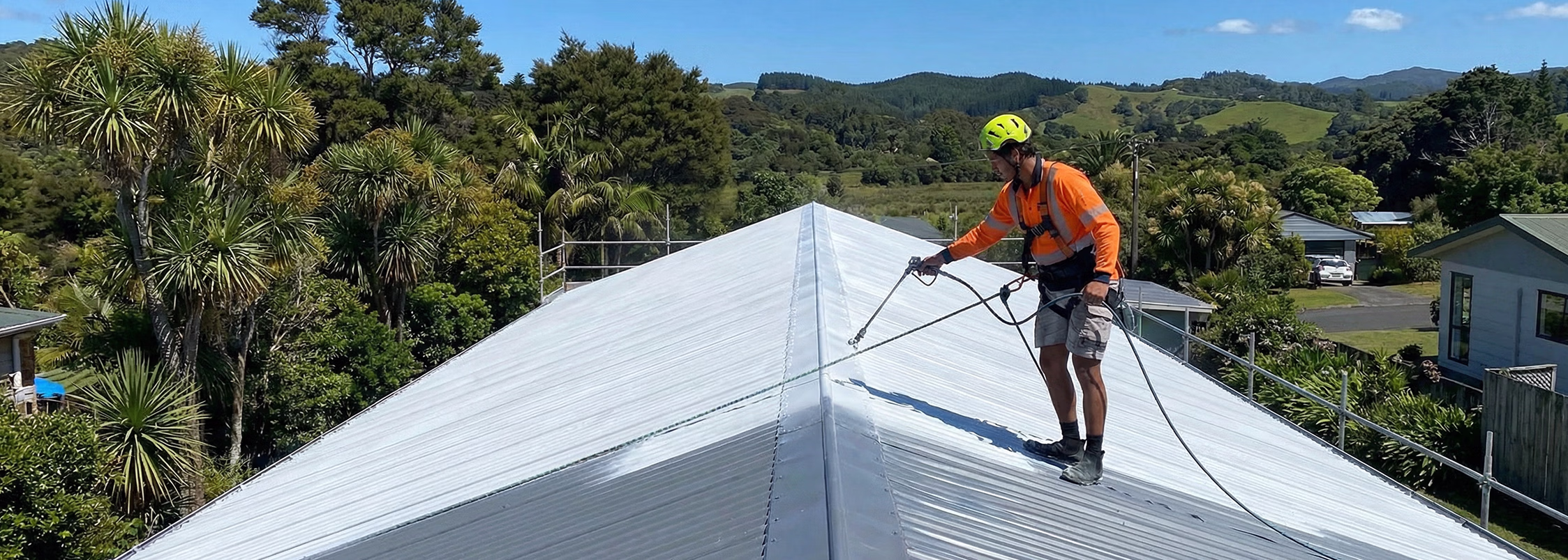 Roof-painting - From new roof installations and re-roofing to asbestos removal and certified drainlaying. Slater Roofing offers a complete range of exterior solutions in Auckland and Northland. 30+ years of proven expertise. Get a free quote!